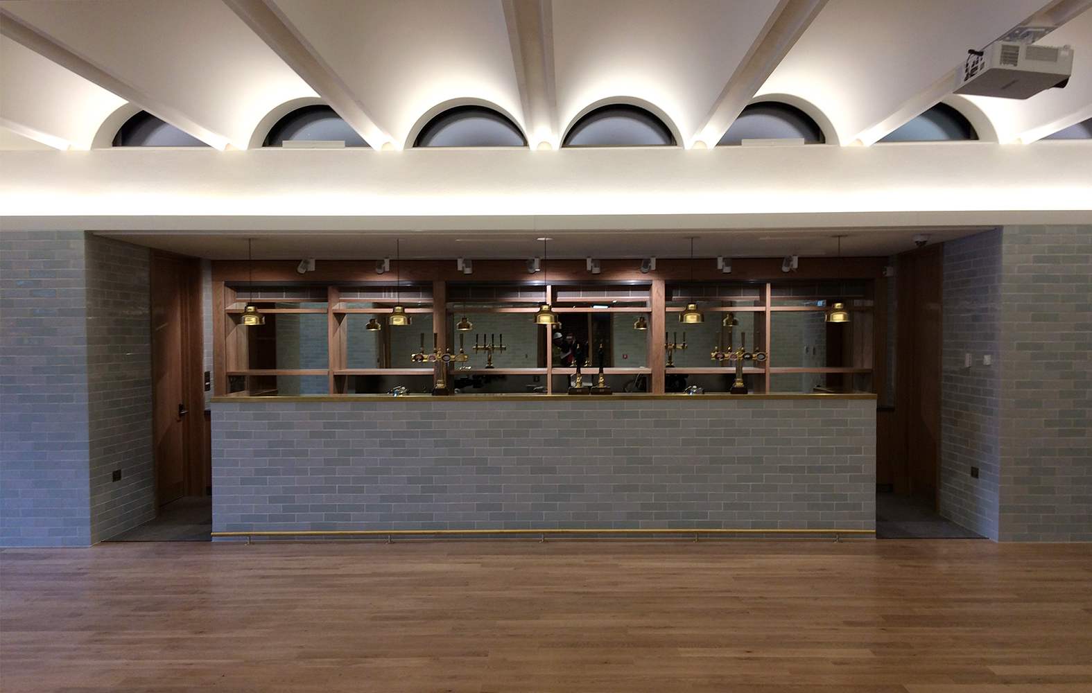 Jesus College Fluted Ceiling Bar